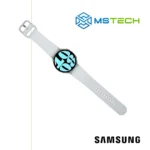 Prikaz kompletnog SAMSUNG GALAXY WATCH 6 (R940) 44MM Silver pametnog sata. Pored toga na slici je prikazan logo naše firme "MSTech" i logo proizvođača "SAMSUNG".