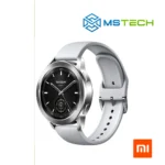 Prikaz desne strane XIAOMI WATCH S3 Silver pametnog sata. Pored toga na slici je prikazan logo naše firme "MSTech" i logo proizvođača "XIAOMI".